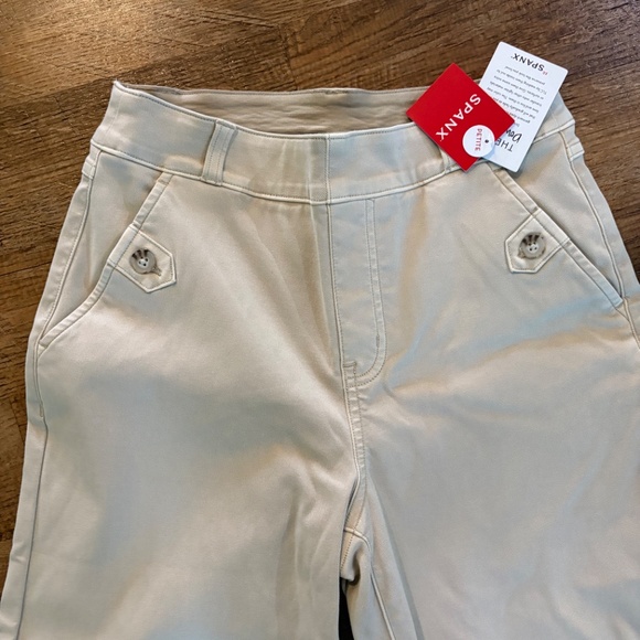 Spanx Stretch Twill Cropped Pant- Small Petite - Picture 4 of 5